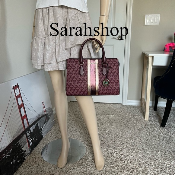 🌼Michael Kors Sheila Medium Corner Zip Satchel - Picture 9 of 15